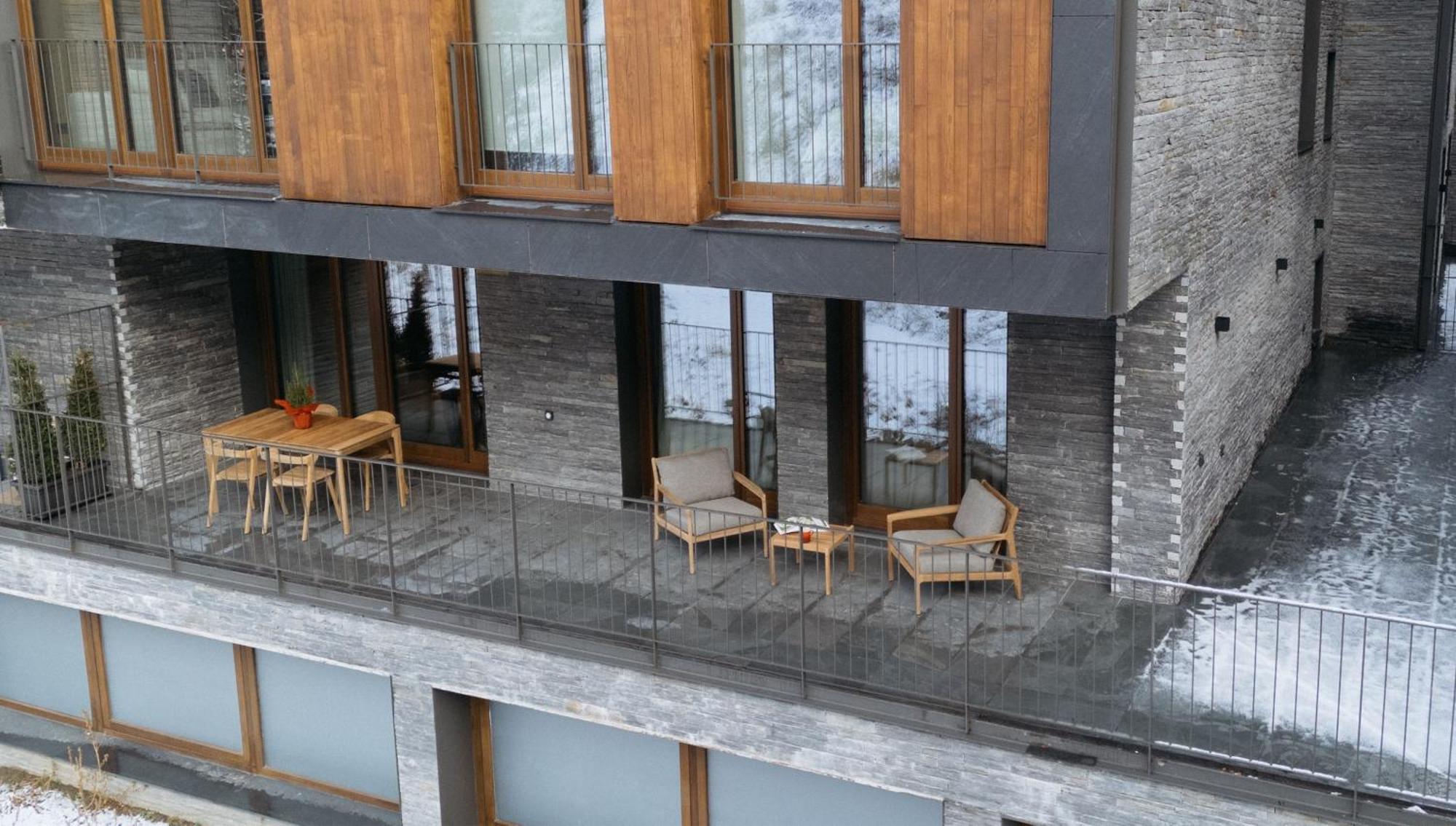 Isard Residences By Leo เอลตาร์แตร์ ภายนอก รูปภาพ