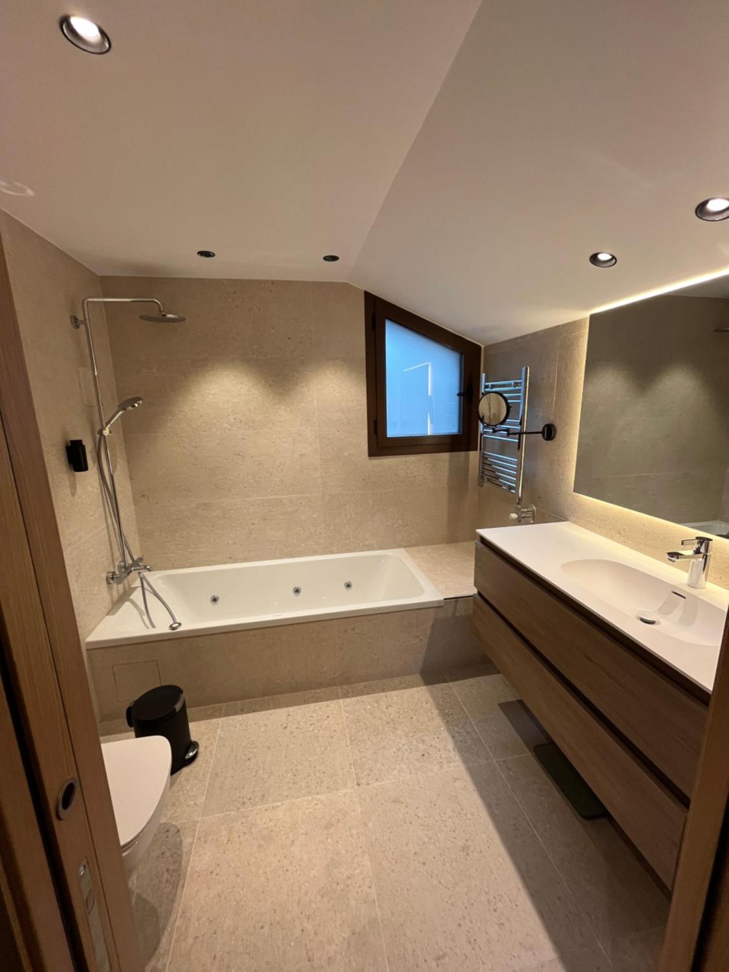 Isard Residences By Leo เอลตาร์แตร์ ภายนอก รูปภาพ